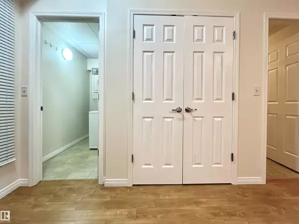 Edmonton, AB T5A 5J7,#123 6315 135 AV NW