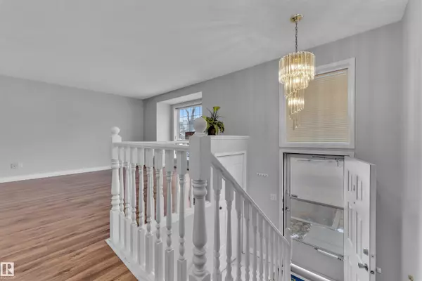 Edmonton, AB T6L 6X3,#2 3311 58 ST NW