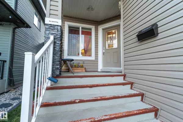 Edmonton, AB T6T 0T8,3235 16 AV NW