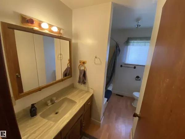 Mundare, AB T0B 3H0,Address not disclosed