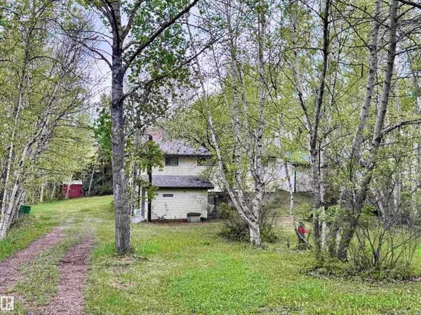 Rural Two Hills County, AB T0B 4K0,131 Sandy Beach AV