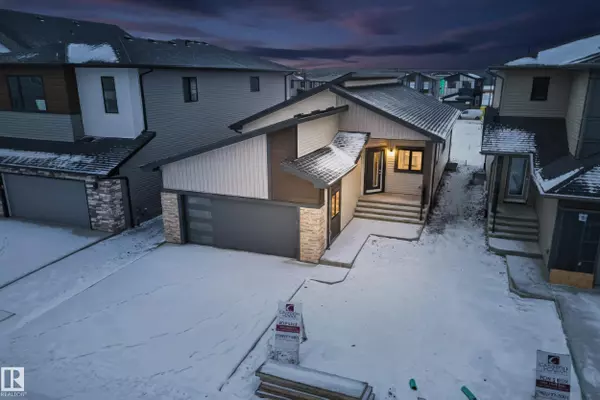 7093 KIVIAQ CR SW, Edmonton, AB T6W 3W9