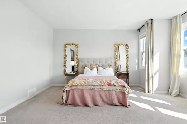 Edmonton, AB T6M 1P1,2520 206 St NW