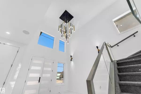 Edmonton, AB T5Y 4J1,715 165 AV NE