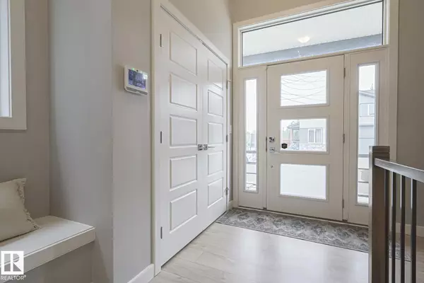 Edmonton, AB T6M 0X7,2011 201 ST NW