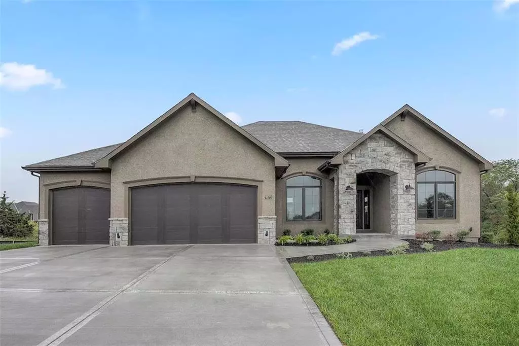 Lenexa, KS 66227,9873 Saddletop ST