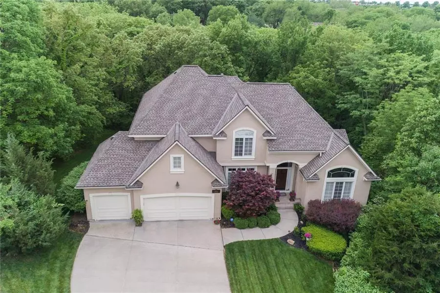 1705 NW Fawn PL, Blue Springs, MO 64015