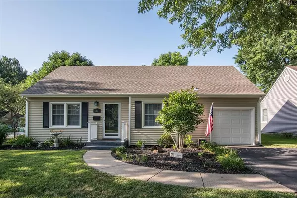 5011 W 50th TER, Roeland Park, KS 66205