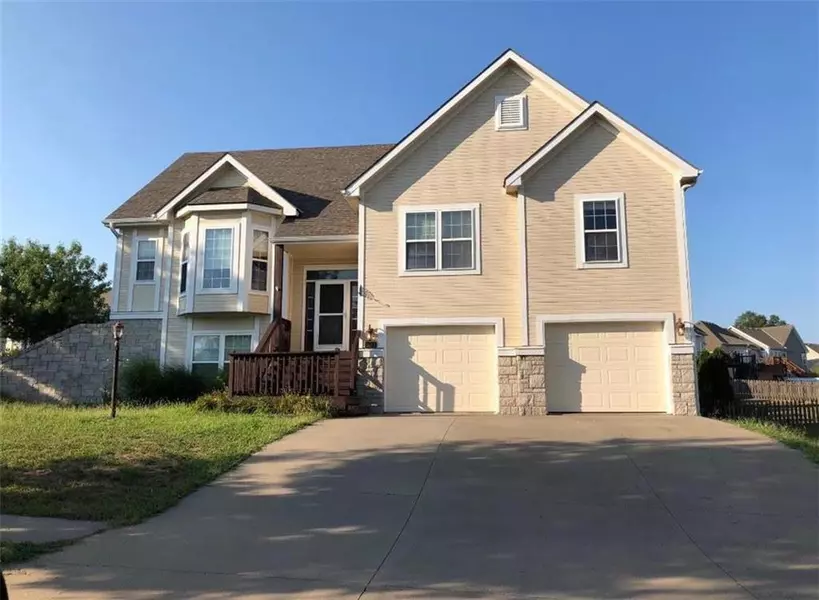 3813 Churchill CT, St Joseph, MO 64506