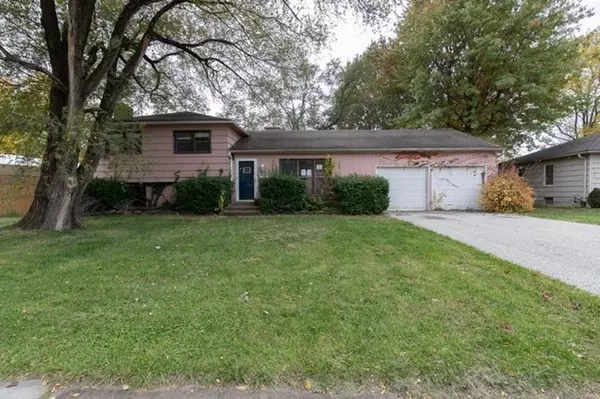 5507 W 99th TER, Overland Park, KS 66207