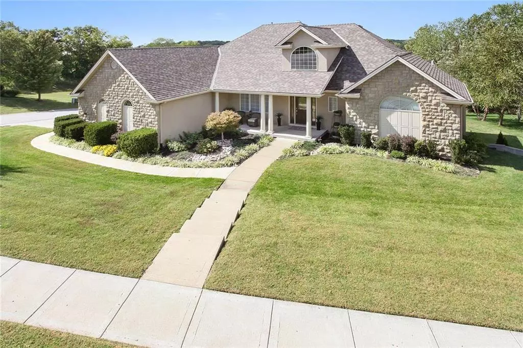 Parkville, MO 64152,10425 NW River Hills PL