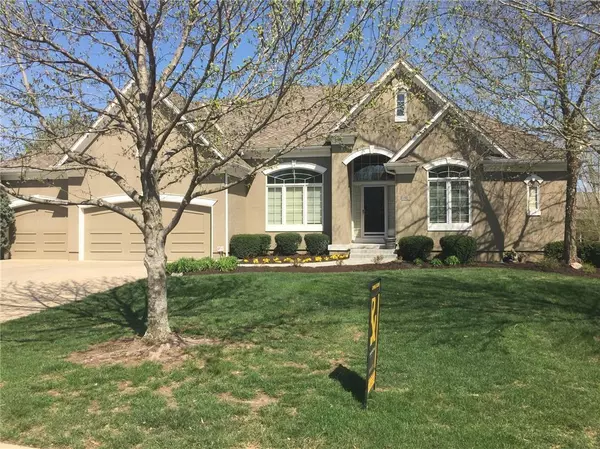 15621 Pawnee ST, Overland Park, KS 66224