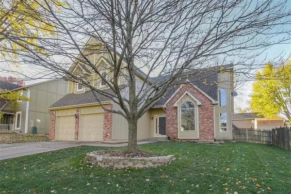 15703 W 145th TER, Olathe, KS 66062