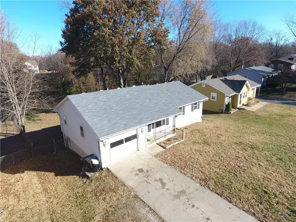 Warrensburg, MO 64093,17 SE 240 RD