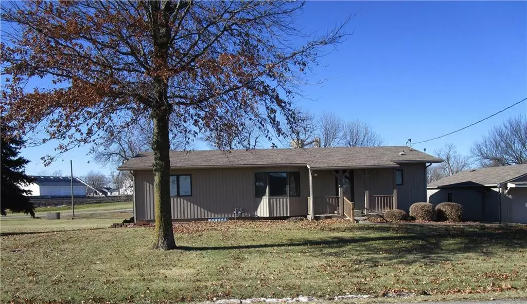 300 State ST, Lancaster, KS 66002