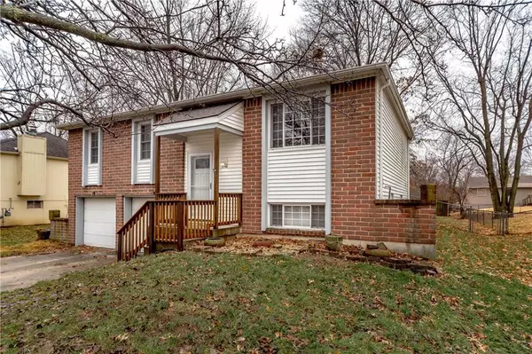 Blue Springs, MO 64015,2708 NW PEMBROKE PL