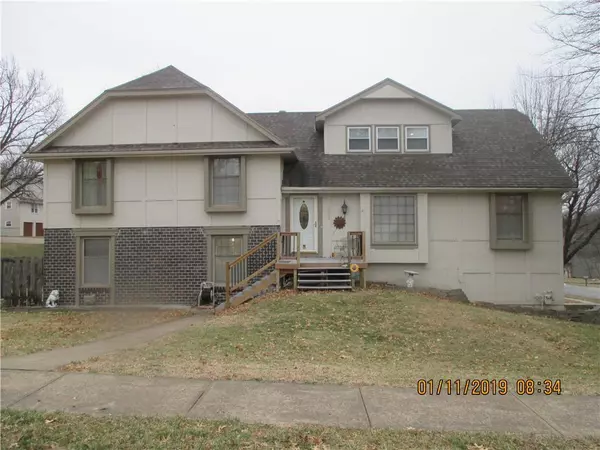 13909 W 69th TER, Shawnee, KS 66216