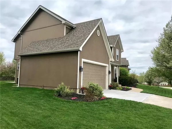 Lansing, KS 66043,707 Canyon View DR