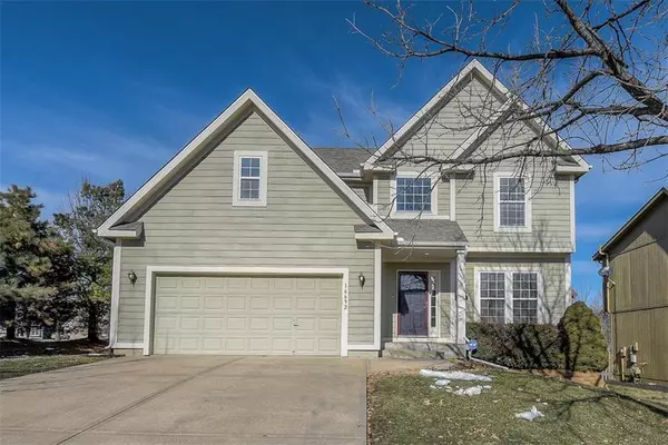 16692 W 157th TER, Olathe, KS 66062