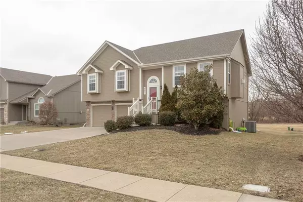 Raymore, MO 64083,802 Garnes ST