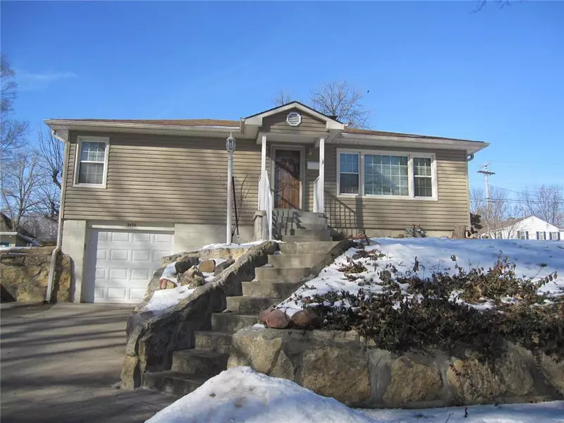 3433 Sacramento ST, St Joseph, MO 64507