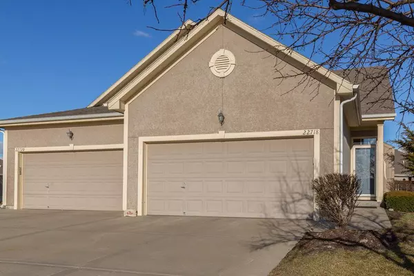 22718 W 72nd TER, Shawnee, KS 66227