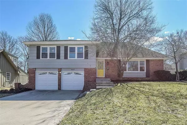 5615 W 92nd TER, Overland Park, KS 66207