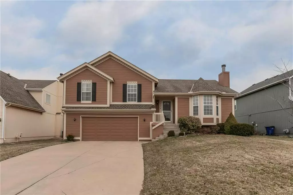 Olathe, KS 66062,18984 W 163rd CT