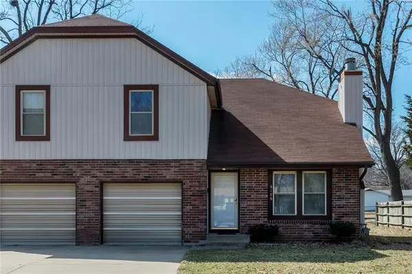 6106 Monrovia ST, Shawnee, KS 66216