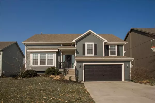 12436 S Quail Ridge DR, Olathe, KS 66061