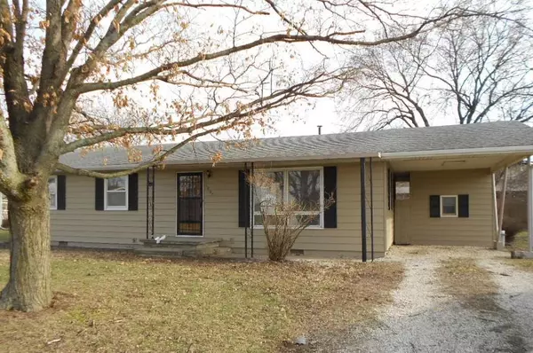 1207 Main ST, Paola, KS 66071