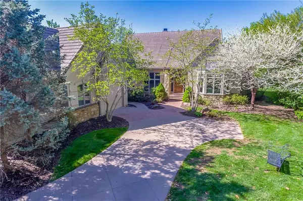 11365 Buena Vista ST, Leawood, KS 66211