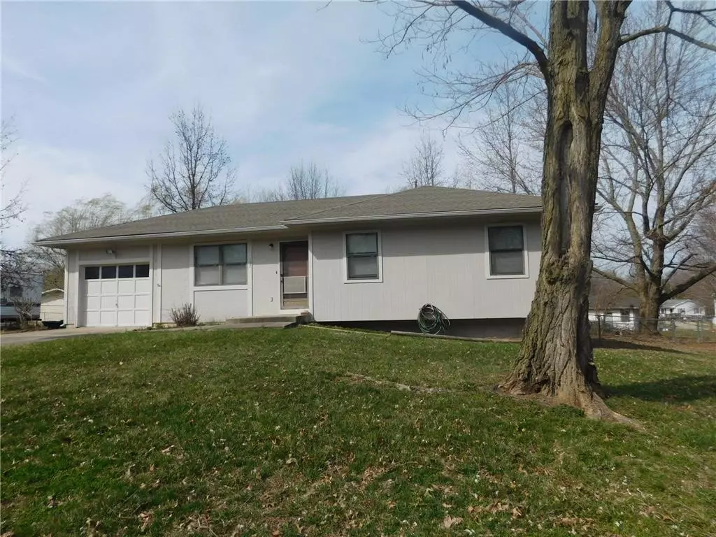 Warrensburg, MO 64093,197 SE 51 RD