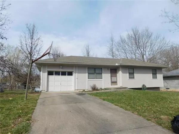 Warrensburg, MO 64093,197 SE 51 RD