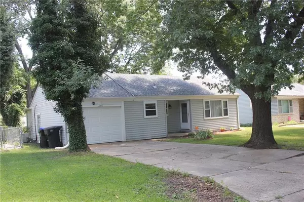 2316 SW Seabrook AVE, Topeka, KS 66614