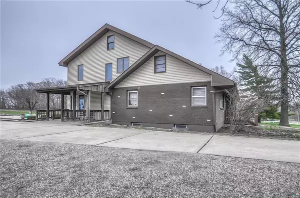 15202 Parallel RD, Basehor, KS 66007