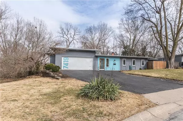 Prairie Village, KS 66208,7419 Rosewood CIR