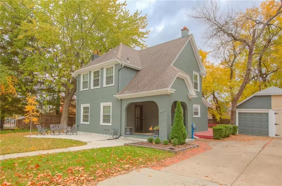 407 GREENWAY TER, Kansas City, MO 64113