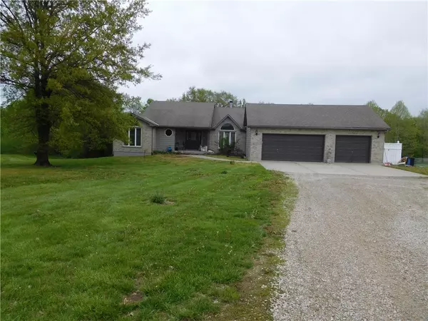 1716 SE 16th ST, Oak Grove, MO 64075