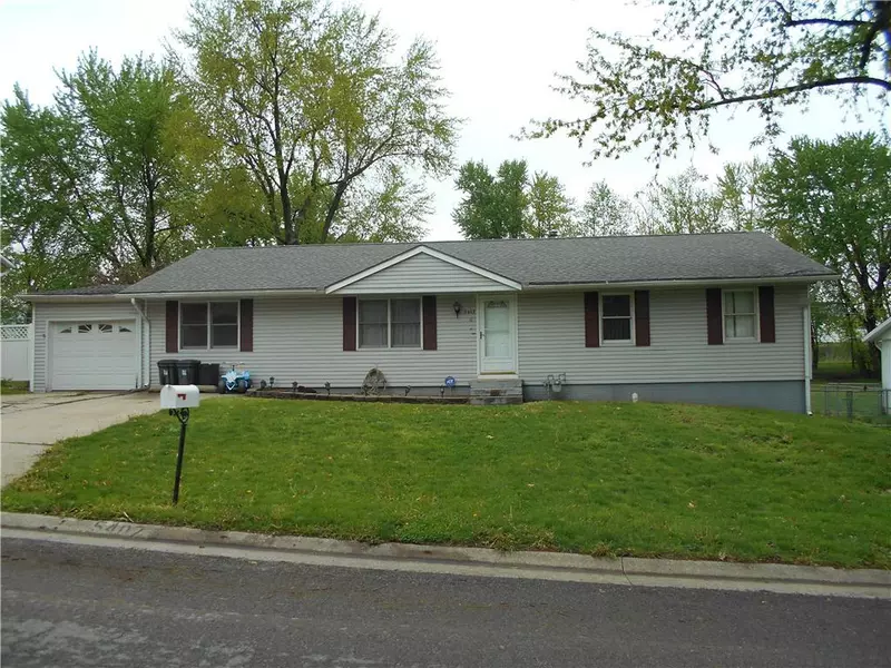 5407 University AVE, St Joseph, MO 64503