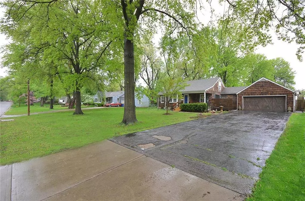 Roeland Park, KS 66205,4934 WELLS DR