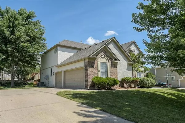 Leawood, KS 66224,3348 W 145TH TER