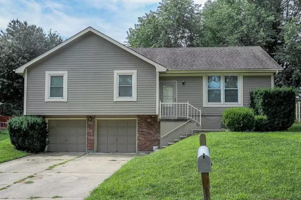 Blue Springs, MO 64014,508 SE Sherri LN