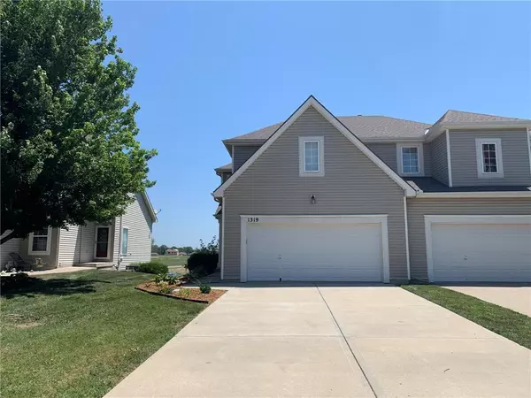 1319 N 158th TER, Basehor, KS 66007