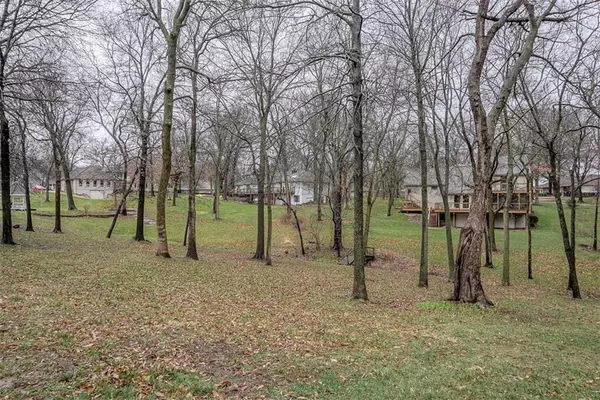 Blue Springs, MO 64015,1701 NW Deer Run TRL