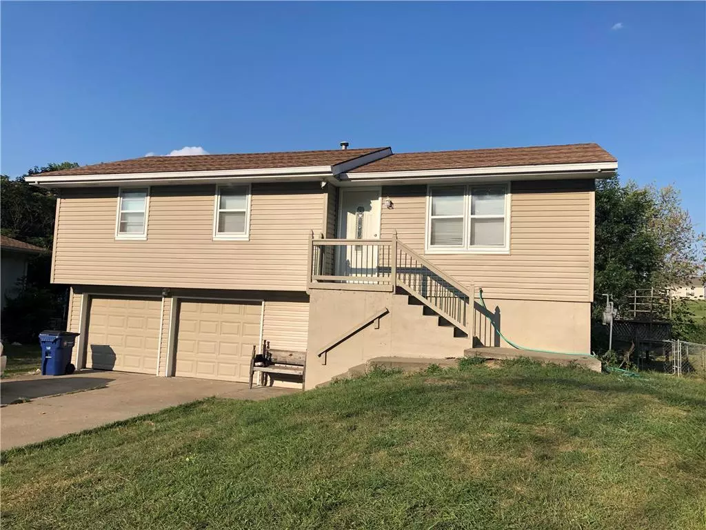 Excelsior Springs, MO 64024,211 Carla ST