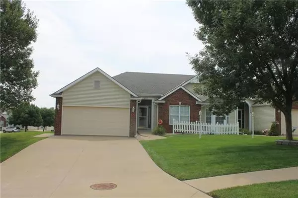 2907 Eastbrook CT, St Joseph, MO 64506