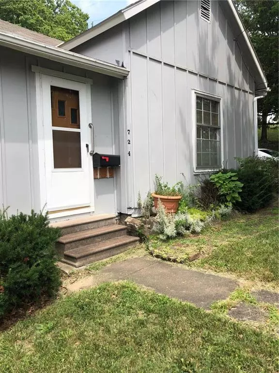 Excelsior Springs, MO 64024,724 Hazel ST