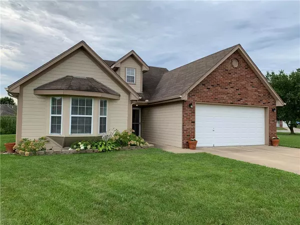 207 Blue Branch CIR, Grain Valley, MO 64029