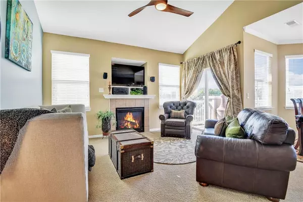 Overland Park, KS 66085,4442 W 159th TER #220